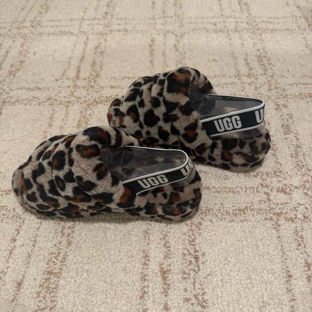 UGG Leopard Slippers - Picture 4 of 4